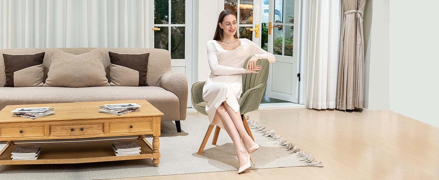 Крісло для їдальні Cosy - обертове, з підлокітниками, зелене, на дерев'яних ніжках