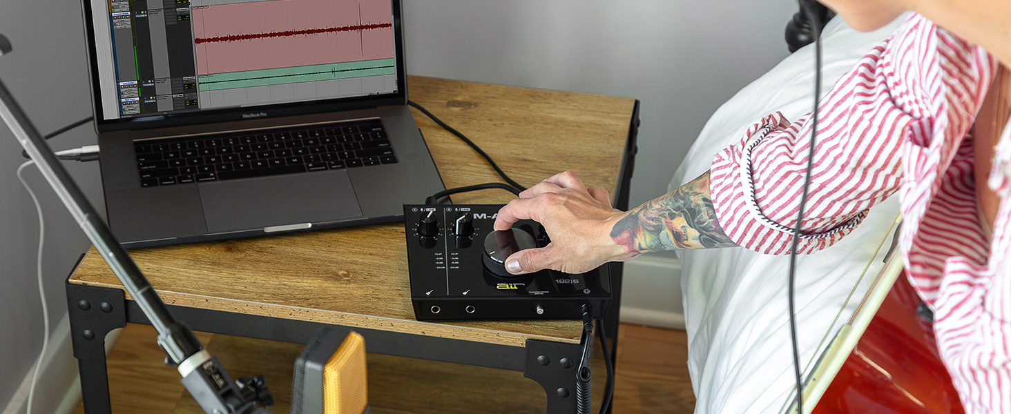 M-Audio Air 192|6: USB аудіоінтерфейс для запису в студійній якості з 2 XLR/Line входами та програмним забезпеченням AIR 192|6 (Чорний)
