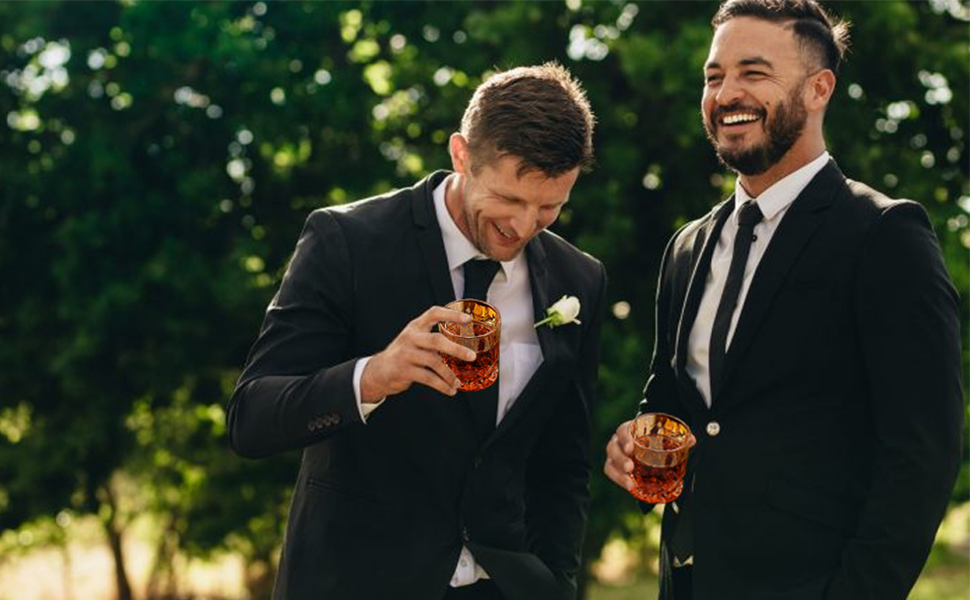 Подарунковий набір для віскі: 2 склянки 300 мл, 8 гранітних каменів для охолодження, 2 підставки, пінцет, рецепти коктейлів, дерев'яна коробка. Ідеальний подарунок чоловікові, татові на Різдво/День народження