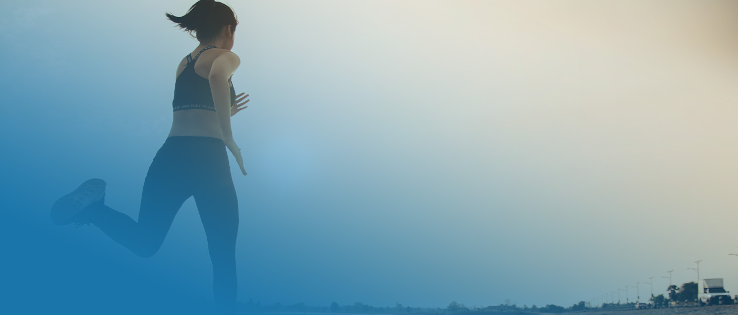 Складана туристична кухня 24MOVE® з регульованою висотою, з робочою поверхнею та відсіками для зберігання, чорна