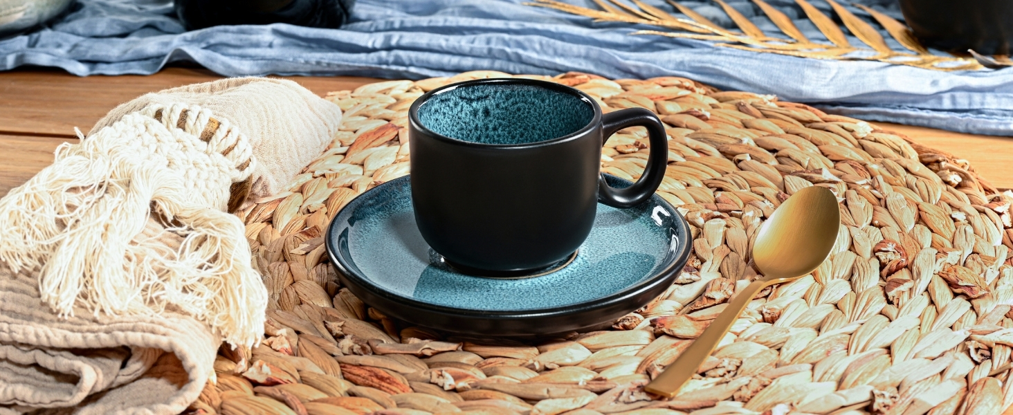 Набір посуду SÄNGER Vigo Kombiservice 30 тг. для 6 осіб: тарілки, чашки, паста, стелінг. Блакитний посуд з чорним обідком. Мікрохвильовка, посудомийна машина, стійкий до подряпин.