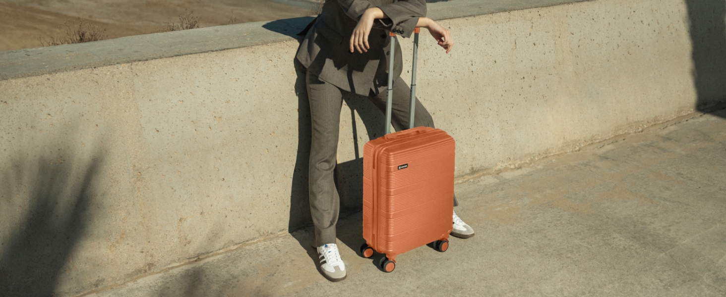 Набір валіз NUMADA Upfly T10 3 шт. (55x40x20, 66x44x26, косметичка). ABS, помаранчевий