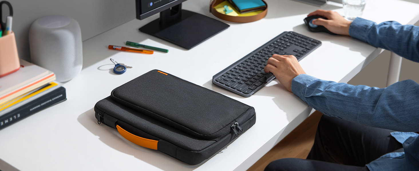 Сумка для ноутбука tomtoc 360° Business для MacBook Air 13 M5 та MacBook Pro 13, захисний чохол чорного кольору