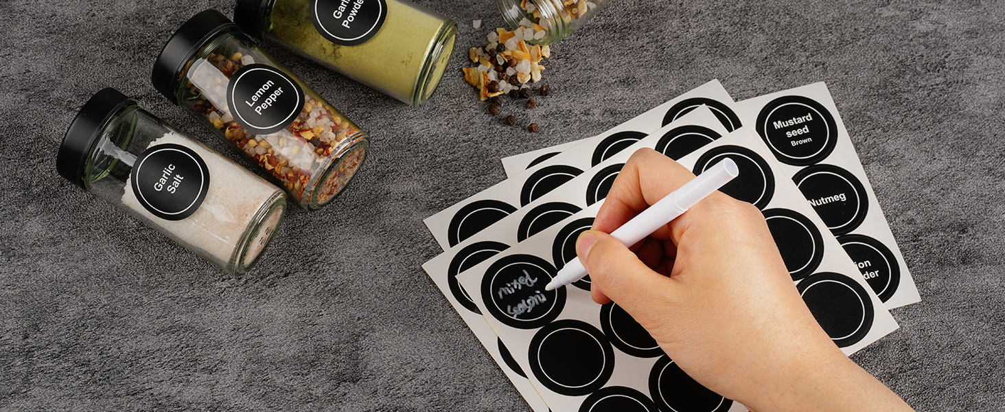 Набір скляних банок для спецій FRIBERG з дозатором, 20 шт. по 120 мл, чорний колір