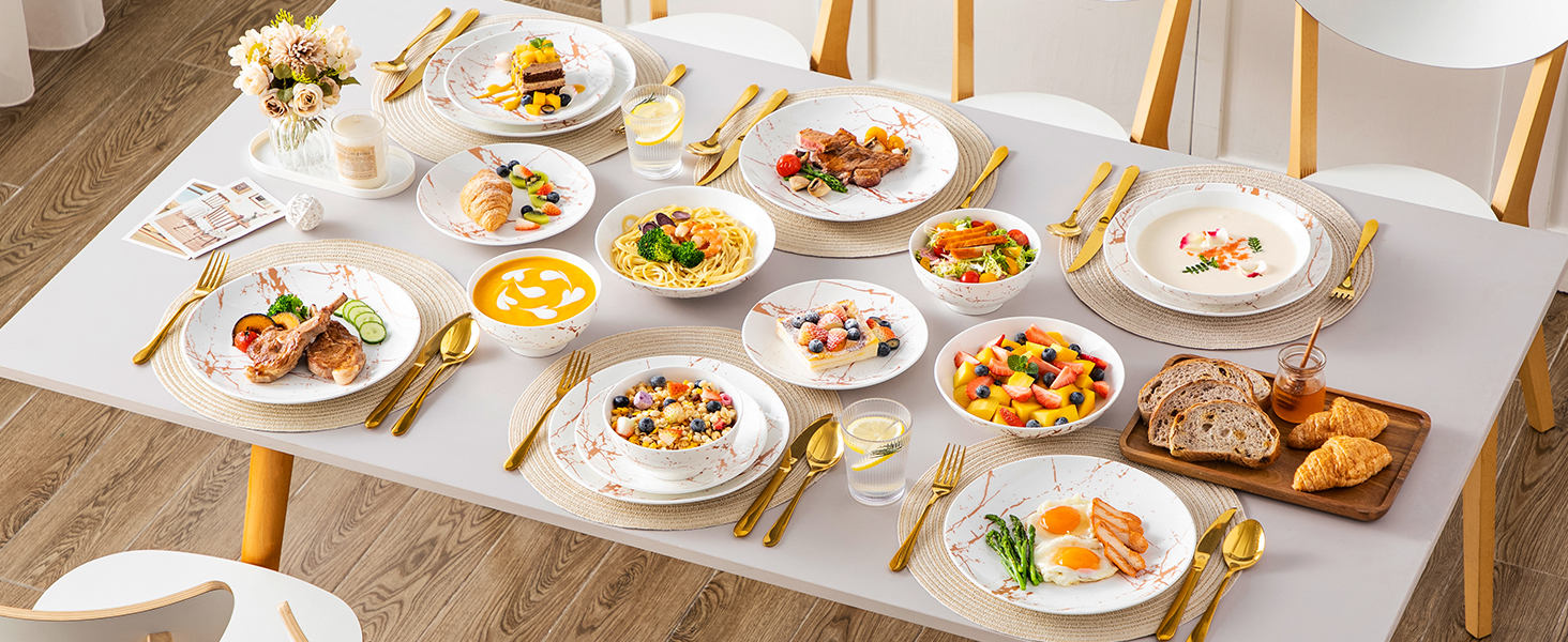 LOVECASA Сервіз столовий порцеляновий Daphne SWEET, 24-частинний набір, 6 персон. Сервіз з золотим декором: тарілки для їжі, десертні тарілки, миски для каші та супові тарілки.