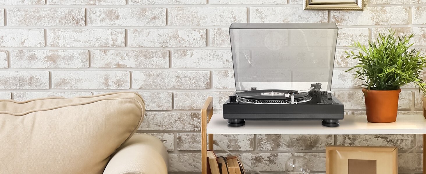 Програвач вінілу TechniSat TECHNIPLAYER LP 200 з USB, автоматичний, 33/45 об/хв, алюмінієвий диск, цифровізація, чорний, прямий привід