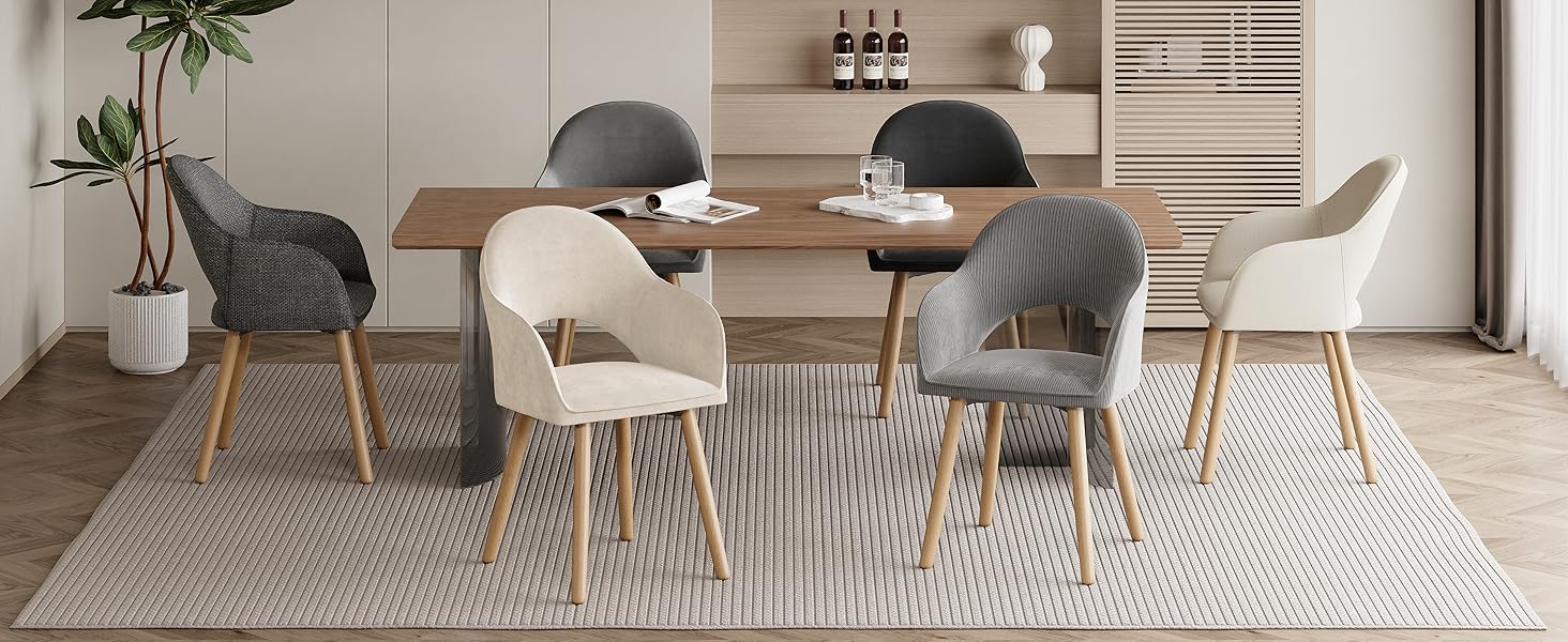 Набір з 4-х оббитих стільців для їдальні з підлокітниками, бежевий колір, дерев'яні ніжки. Підходять для кухні та вітальні.