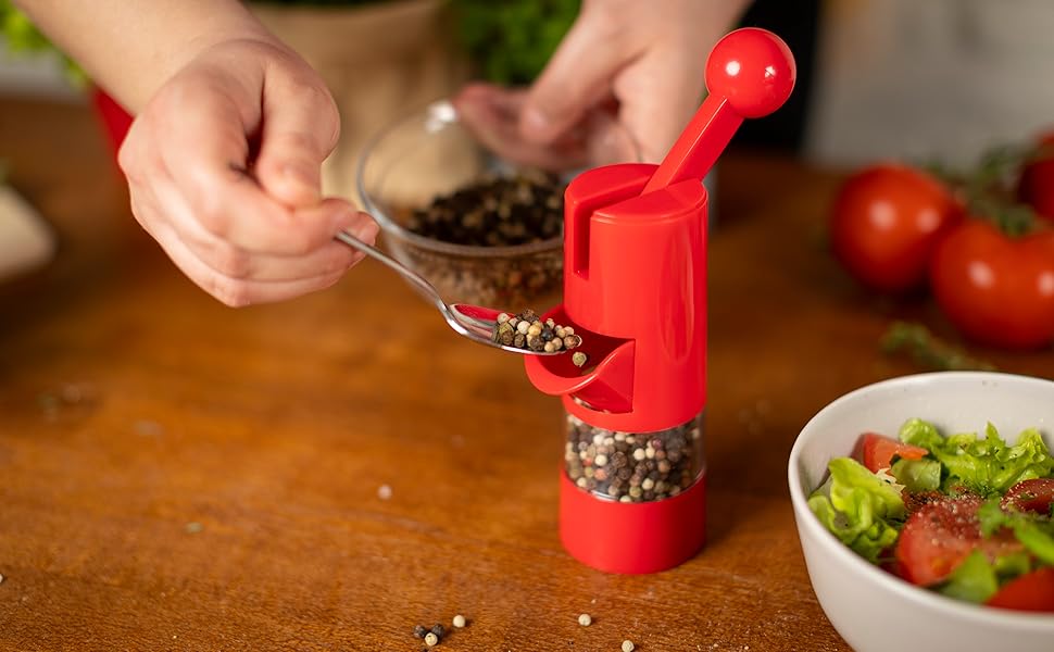 Мельниця для солі та перцю Kuhn Rikon Ratchet Grinder з регульованою керамічною жорном (червона)