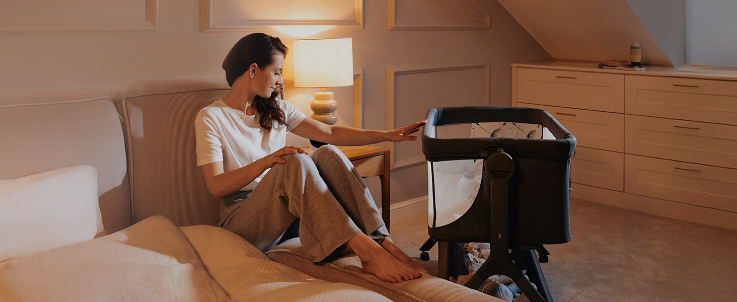 Дитяче ліжко Lionelo Leonie Plus 3 в 1: ліжко, коліска, ліжко-приліжко з регулюванням висоти, сітчасті стінки, знімною бічною панеллю та коліщатками з гальмом. Бежевий колір.