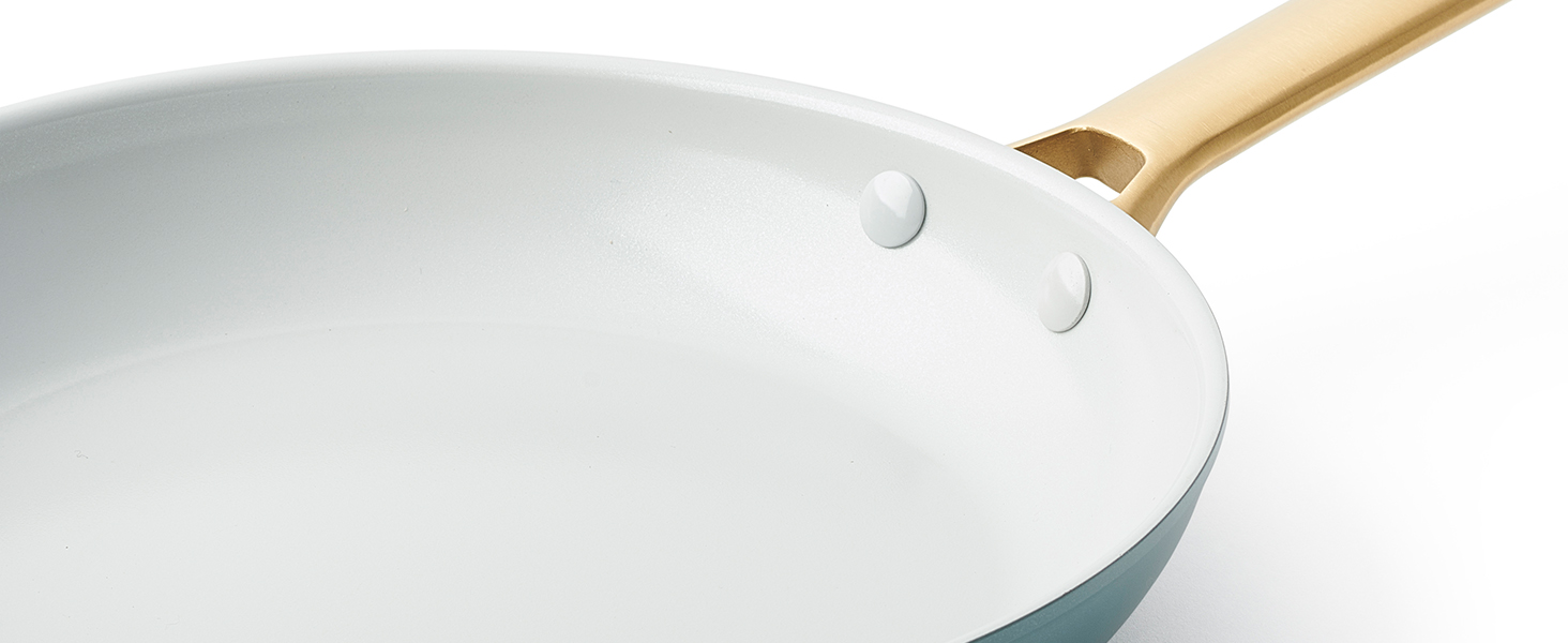 Каструля GreenPan Padova Reserve з нержавіючої сталі з антипригарним покриттям Hartelox, 18 см, 2 л, з кришкою з термостійкого скла, без PFAS, для індукційних плит, з золотим ручками, придатна для миття в посудомийній машині та випікання, колір Димчастий блакитний