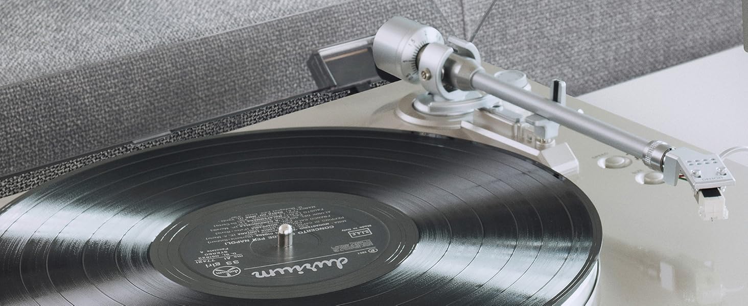 Denon DP-300F повністю автоматичний програвач вінілу з ремінним приводом, вбудованим передпідсилювачем, чорний