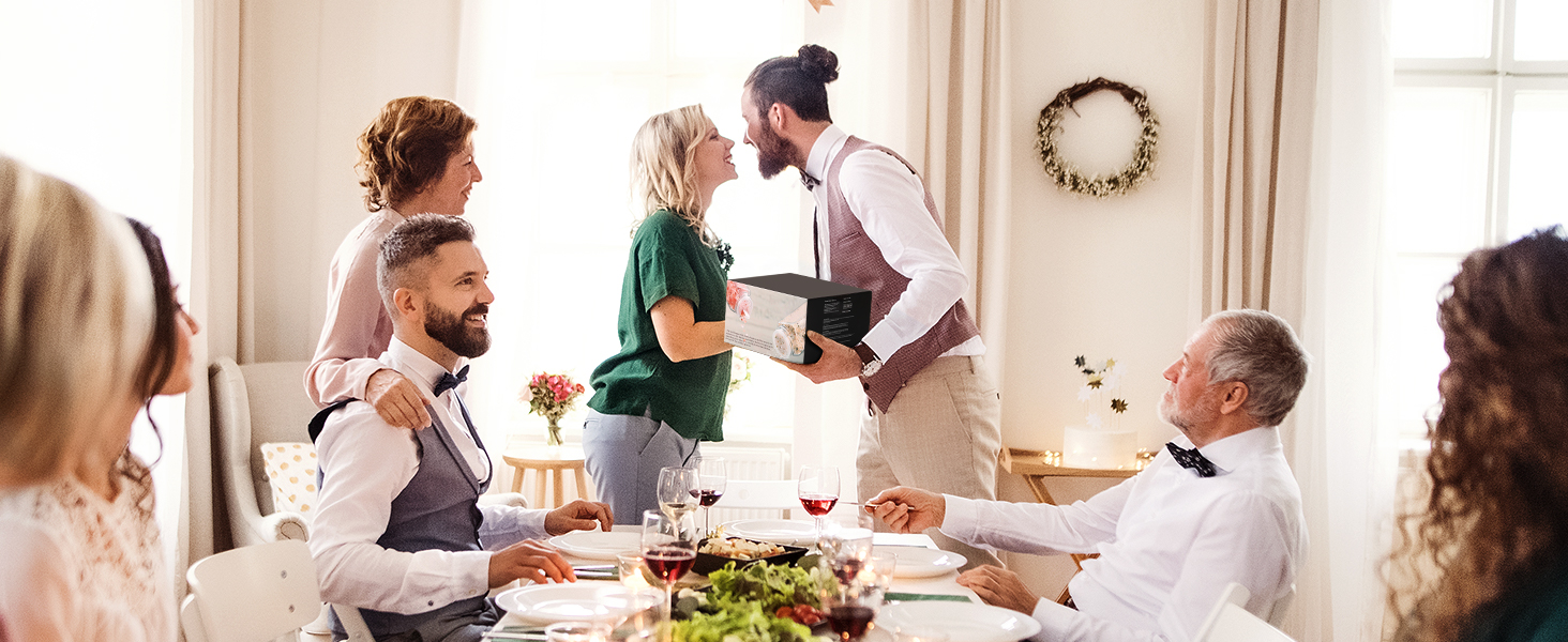 Набір скляних банок для спецій з дерев'яними кришками з акації, 24 шт по 120 мл