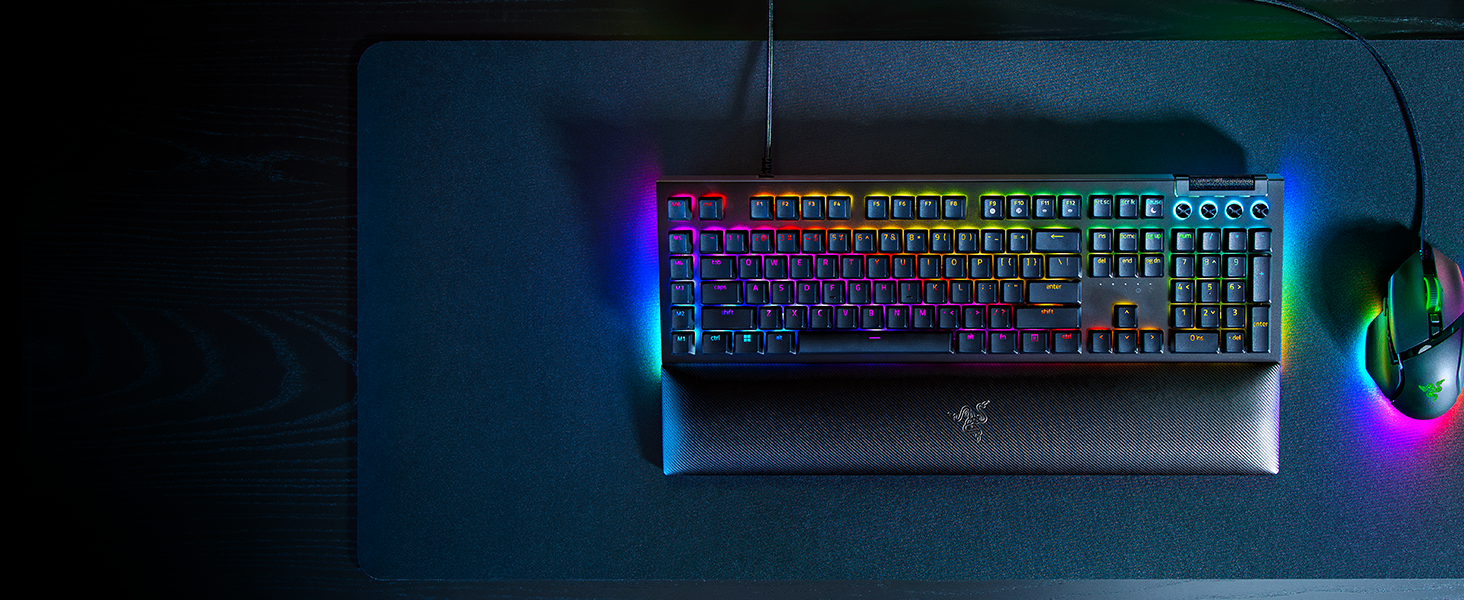 Ігрова миша Razer Cobra HyperSpeed: легка дротова миша з Chroma RGB, оптичними перемикачами 3-го покоління, вагою 57 г, чорна