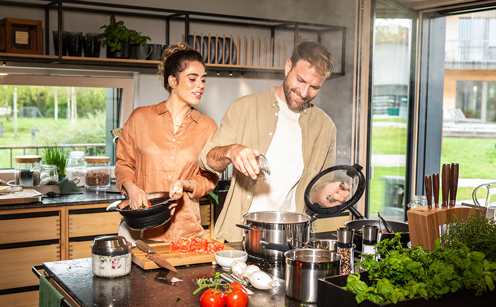 Набір каструль Rösele Silence Pro 5 предметів: універсальний набір з 3 каструль, 1 казанок та 1 сотейник, нержавіюча сталь 18/10, скляні кришки, внутрішня шкала, підходить для індукційних плит та мийки посуду