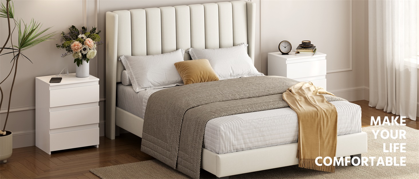 Нічний столик Yaheetech з 3 висувними ящиками, 2 розетками AC та 2 USB-портами, чорний колір. Підходить для спальні/вітальні.