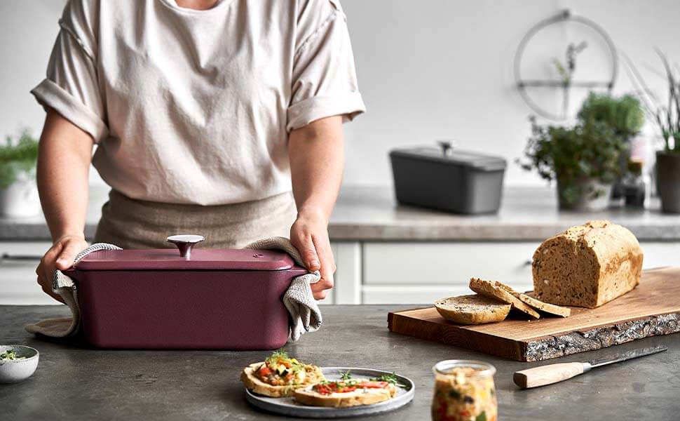 Форма для випічки Springlane з чавуну з кришкою 3L, емальована, для хліба, паштетів та запіканок, 33,5 x 13 см, м'ятного кольору