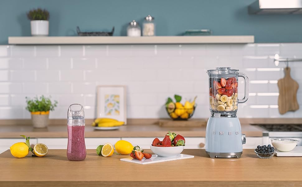 Блендер Smeg BLF03WHEU, 1,5 л, 800W, білий, 4 швидкості, 4 програми, знімні леза