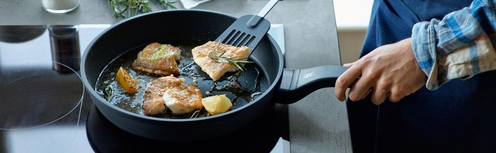 Сковорода WMF Permadur Inspire 24 см, алюміній з антипригарним покриттям PermaDur, ергономічна ручка, для всіх типів плит