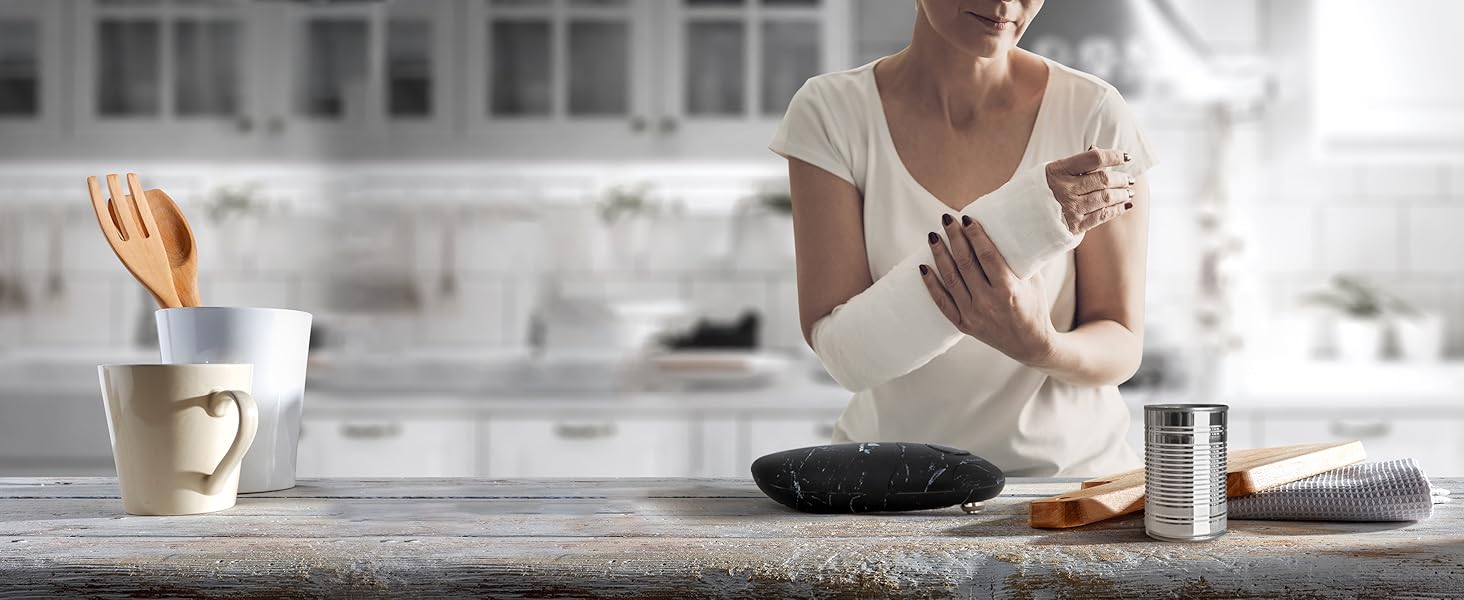 Електричний відкривач консерв Kitchen Mama 2.0: автоматичний, бездротовий, з гладкою кромкою, для безпечного відкривання, працює від батарейок (мармуровий чорний)