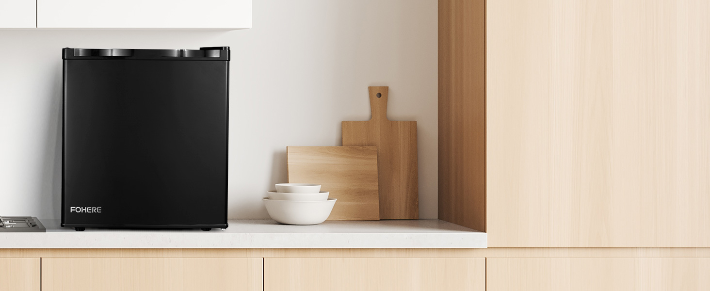 Міні-холодильник E 46L з морозильною камерою, енергоощадний, регулювання температури, рівень шуму 42 дБ, чорний — для офісу, кухні та спальні