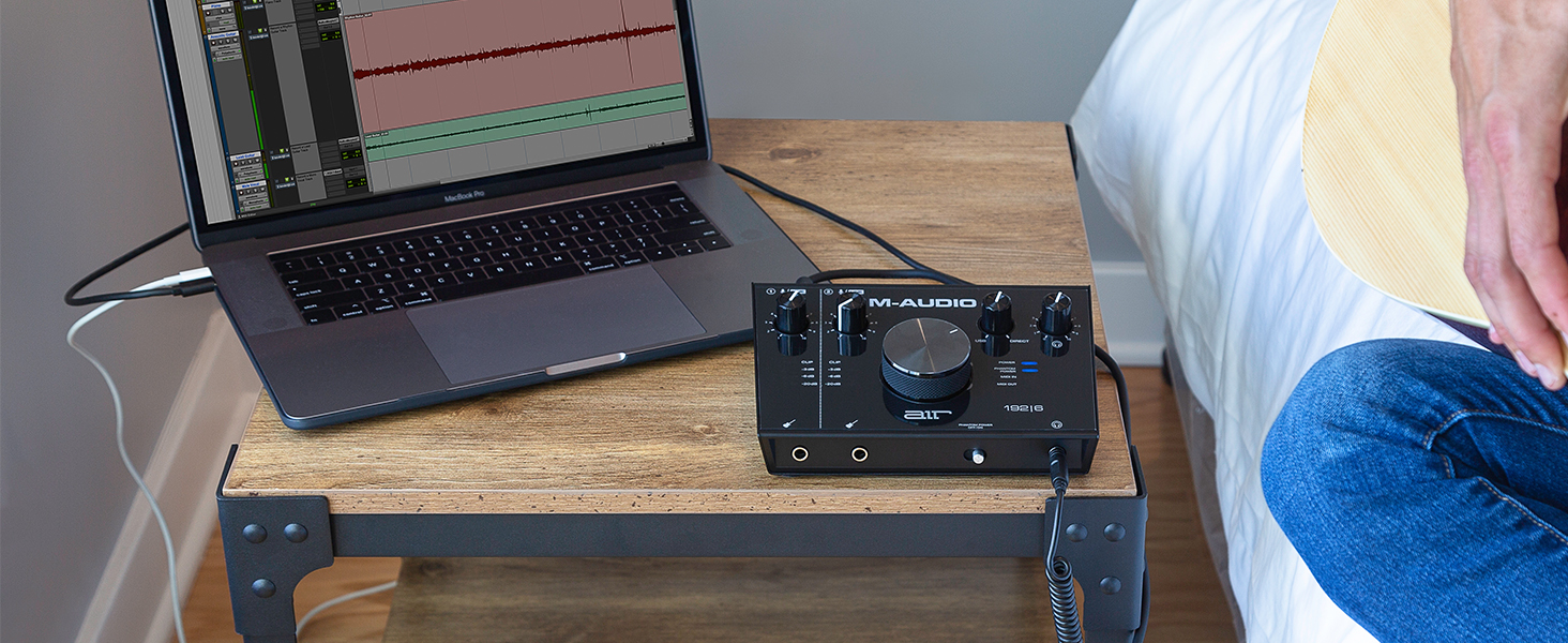 M-Audio Air 192|6: USB аудіоінтерфейс для запису в студійній якості з 2 XLR/Line входами та програмним забезпеченням AIR 192|6 (Чорний)