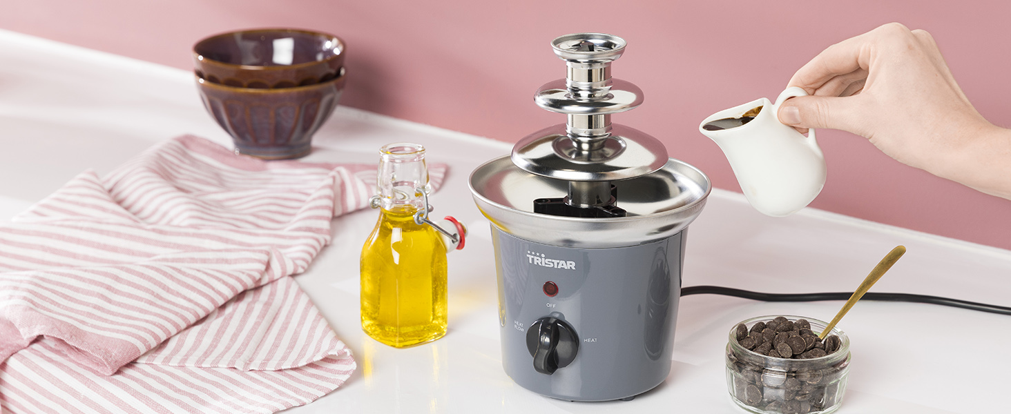 Шоколадний фонтан Tristar CF-1603 з нержавіючої сталі, 3 рівня, 0,4 л, функція підігріву, 32 Вт