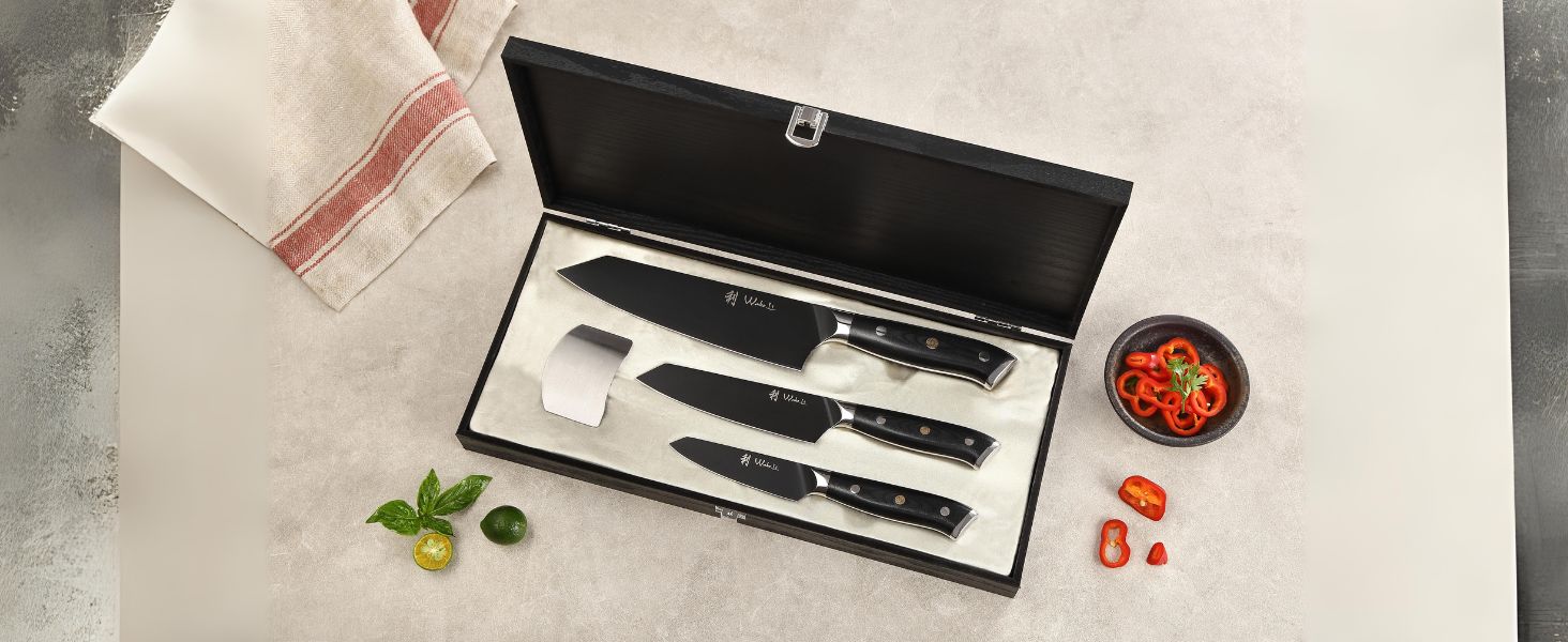 Набір кухонних ножів Wakoli Titanium Noir (5 предметів) з бруском - професійний набір кухонних ножів з титановим покриттям, нержавіюча сталь, чорне покриття, магнітний брусок