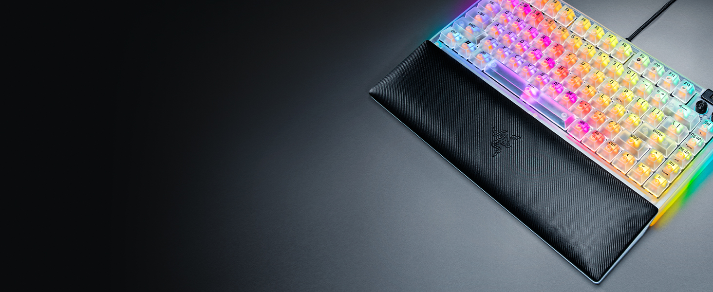 Razer BlackWidow V4 75% Phantom White: Механічна ігрова клавіатура з RGB підсвічуванням та Hot-swap