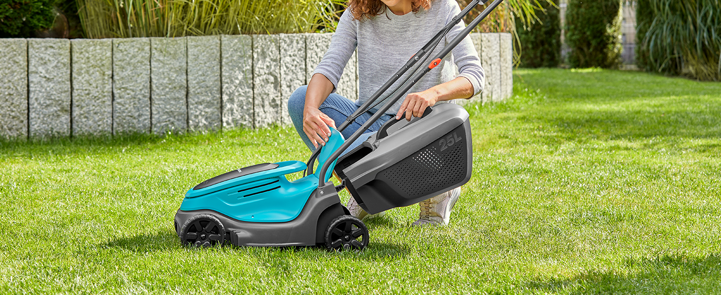 Акумуляторний газонокосарка Gardena PowerMax 37/36V P4A: комплект для використання, ширина зрізу 37 см, об'єм травоспіральника 45 л, центральне регулювання висоти зрізу, двигун PowerPlus з Eco-режимом