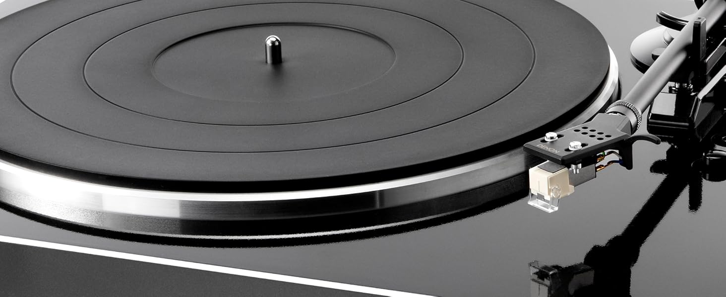 Denon DP-300F повністю автоматичний програвач вінілу з ремінним приводом, вбудованим передпідсилювачем, чорний