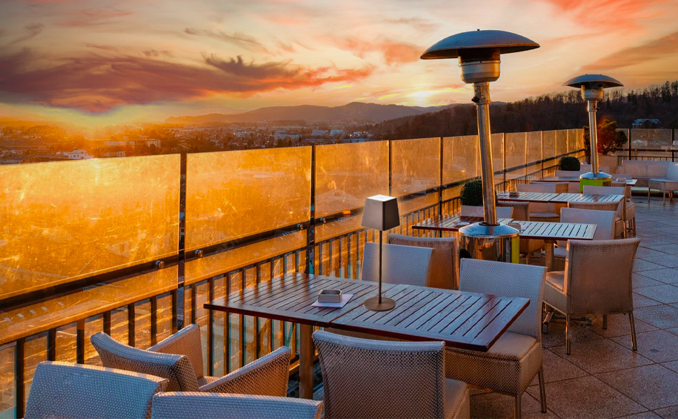 LED настільна лампа V-TAC з бездротовим живленням, сенсорне керування, акумулятор 4400 mAh, тепле світло 3000K, IP54, коричневий колір, для дому та вулиці