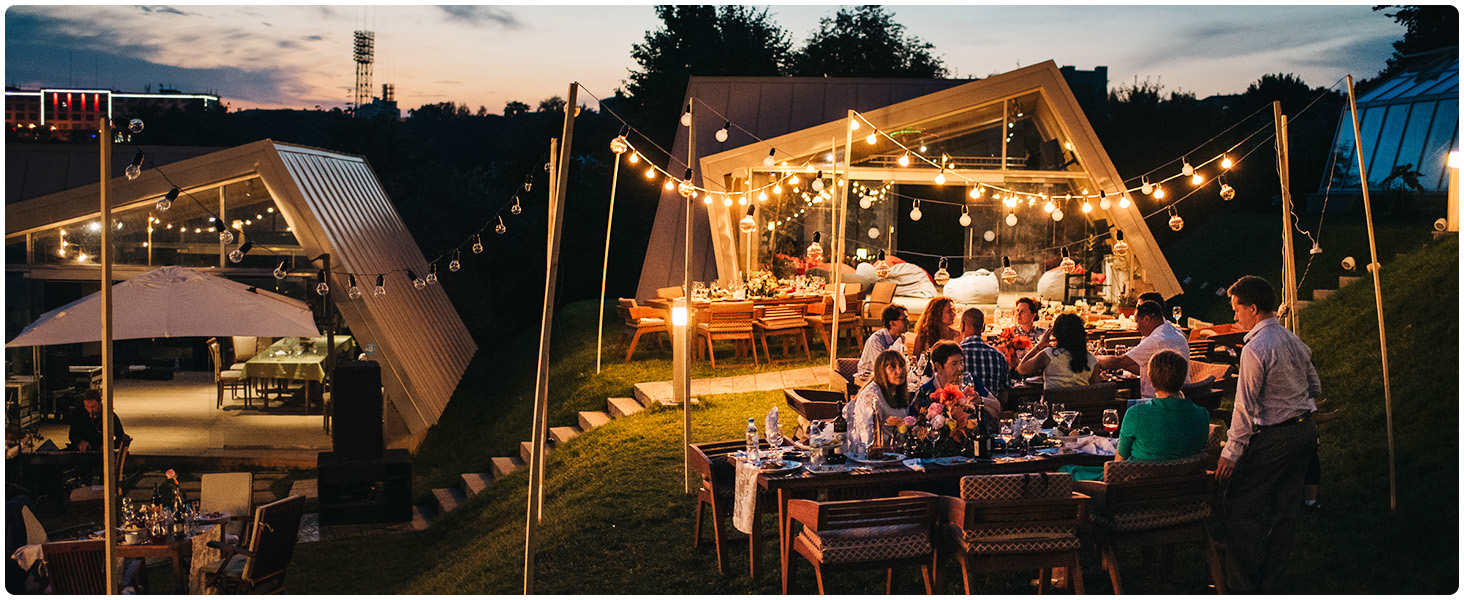 LED гірлянда для вулиці на батарейці з таймером, 9 метрів, 12 лампочок ST64, USB зарядка, 5000mAh, для декорування: сади, тераси, вікна, вечірки, весілля