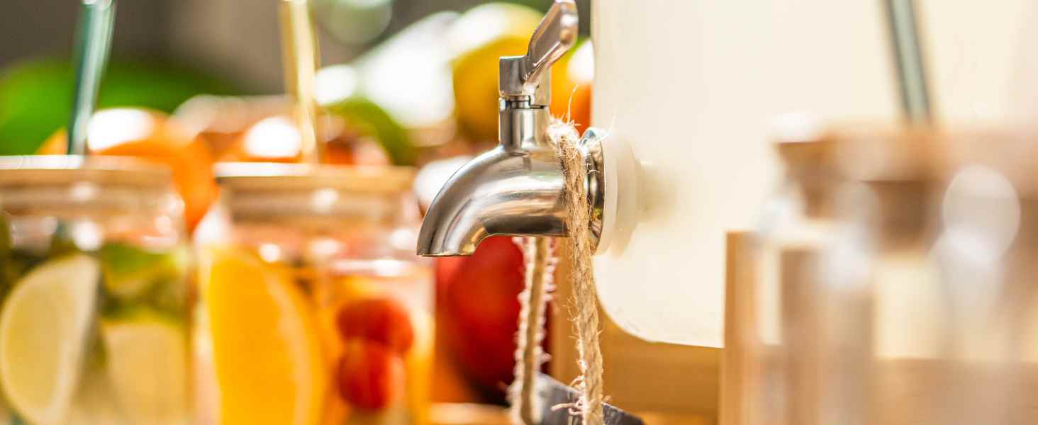 Скляна графиня SÄNGER London 1.15 л сірого кольору з ручкою, для води та крижаного чаю, миється в посудомийній машині