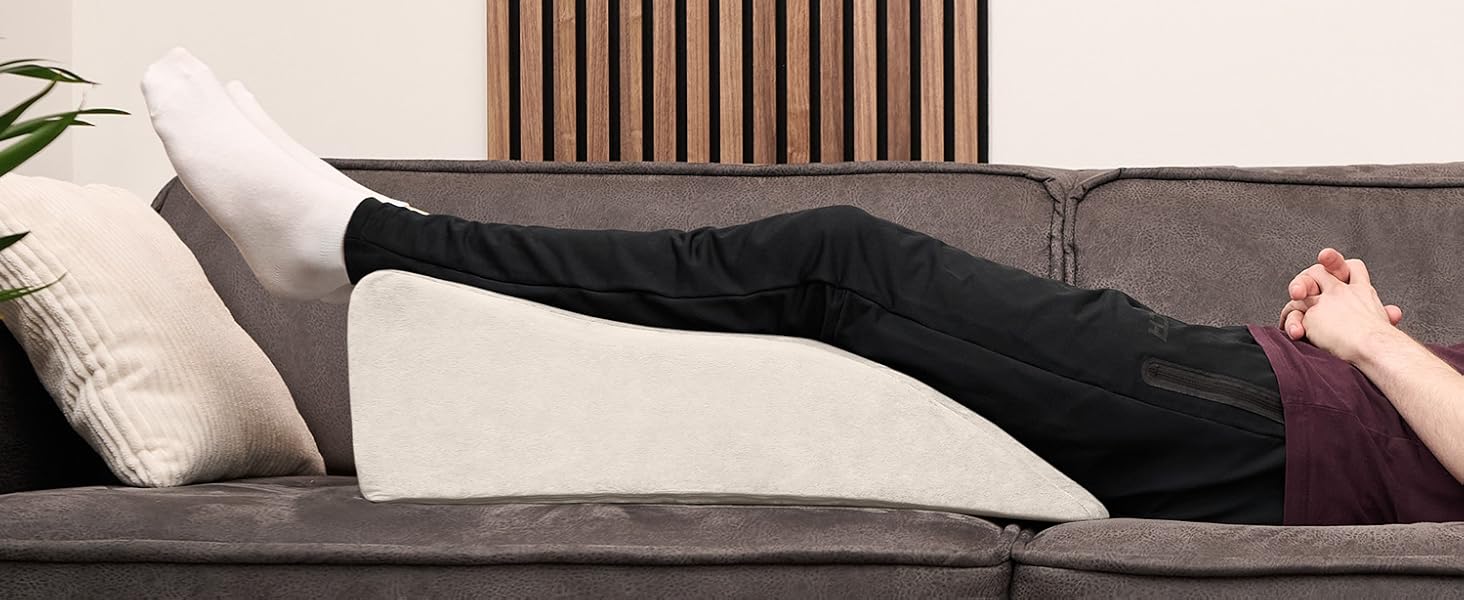 Піднімна подушка для ніг WELL B4 - середній розмір. Підтримка ніг та колін, ідеальна для лімфодренажу та венозної недостатності. Біла подушка-валик