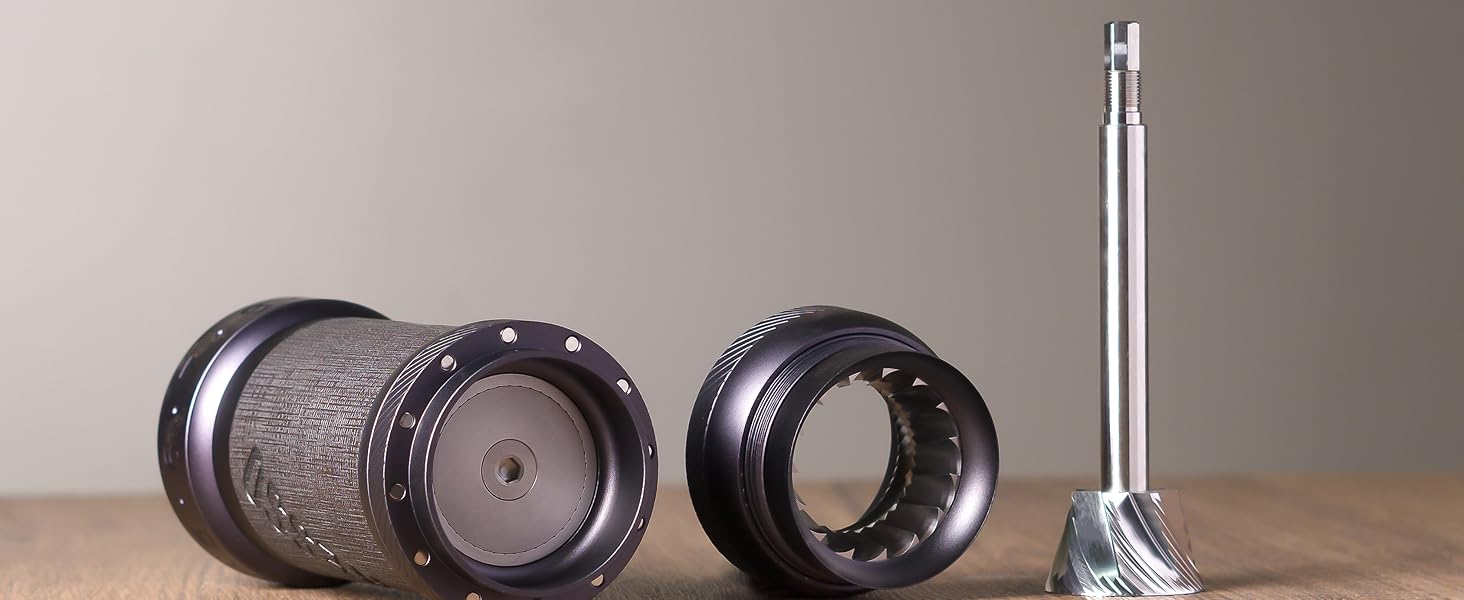 Кавомолка ручна 1Zpresso K-Ultra Eisengrau з конічним жорном з нержавіючої сталі, інтуїтивним налаштуванням та контейнером 40г, у кейсі