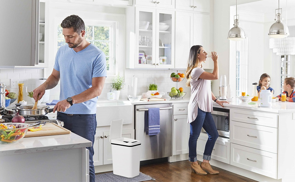 Чорний автоматичний смітник 8L з датчиком - для ванної кімнати, кухні, безшумний, сенсорний, вологостійкий