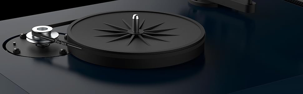 Програвач вінілу Pro-Ject Debut Carbon EVO з карбоновим тонармом, електронним перемикачем швидкості та голкою Ortofon 2M Red, глянцевий чорний