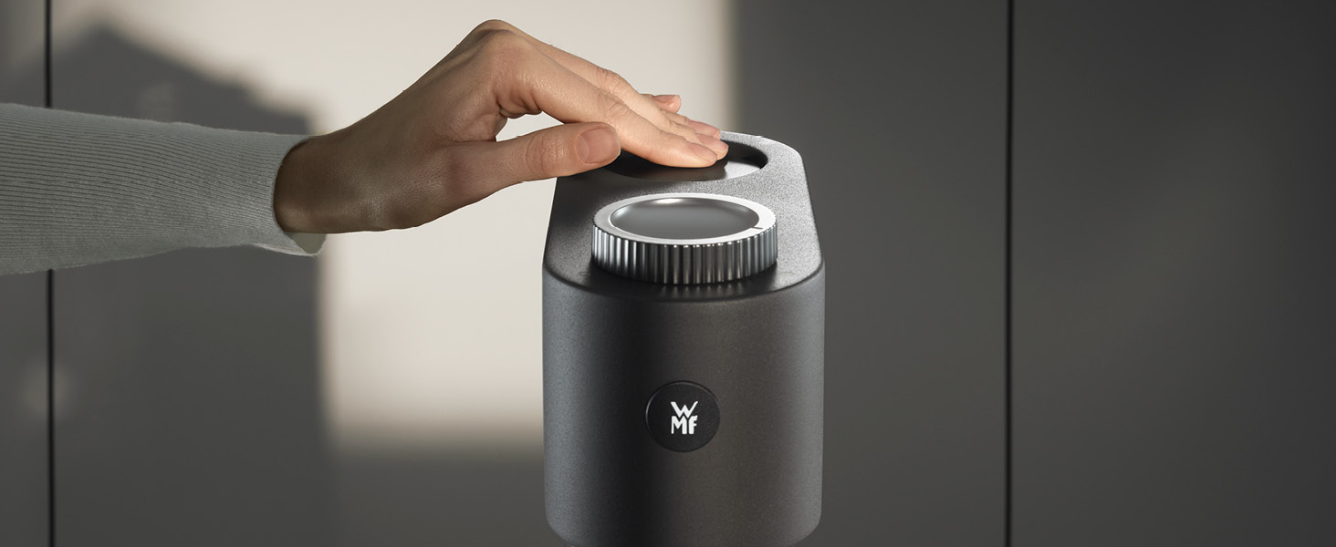 Скляна карафа WMF Basic з кришкою, 1,5 л - скляна посуда для води з нержавіючої сталі