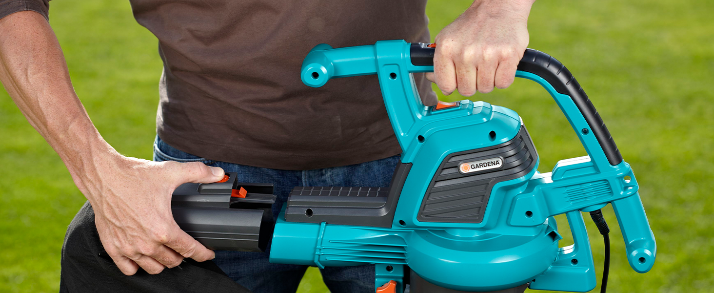 Садовий пилосос-дмухач Gardena ErgoJet 3000: потужний 3000 Вт, з подрібнювачем листя та мішком для збору, зручний регульований подовжувач, з плечовим ременем (9332-20)