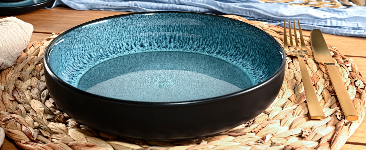 Набір посуду SÄNGER Vigo Kombiservice 30 тг. для 6 осіб: тарілки, чашки, паста, стелінг. Блакитний посуд з чорним обідком. Мікрохвильовка, посудомийна машина, стійкий до подряпин.