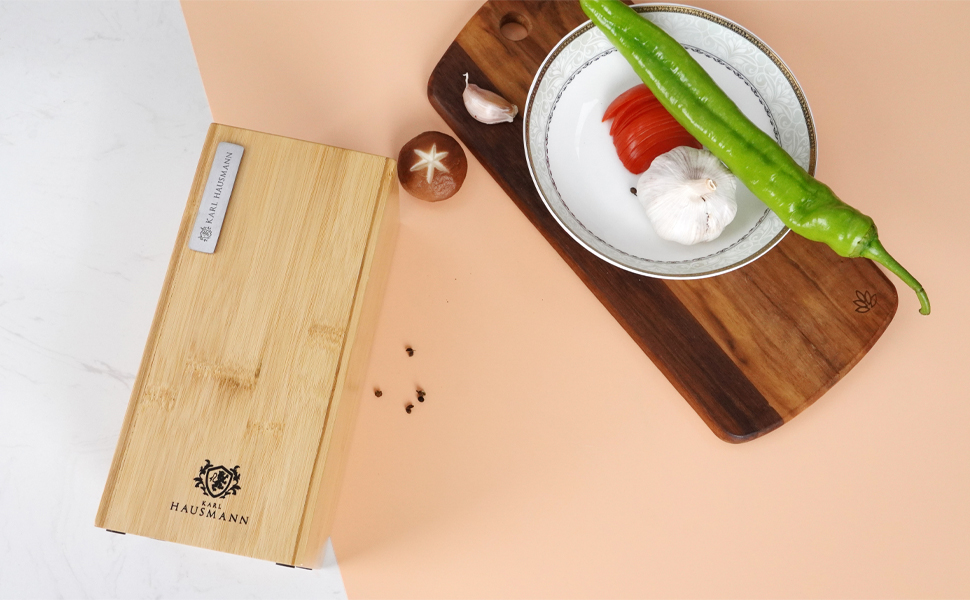 Блок для ножів Karl Hausmann з бамбука (без ножів) з вставкою з щетиною - універсальний, 23 x 10,8 x 10,8 см