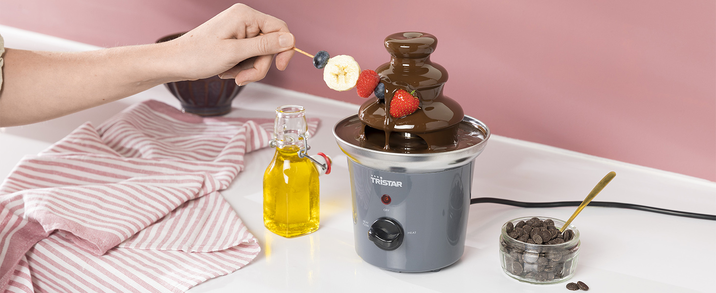 Шоколадний фонтан Tristar CF-1603 з нержавіючої сталі, 3 рівня, 0,4 л, функція підігріву, 32 Вт