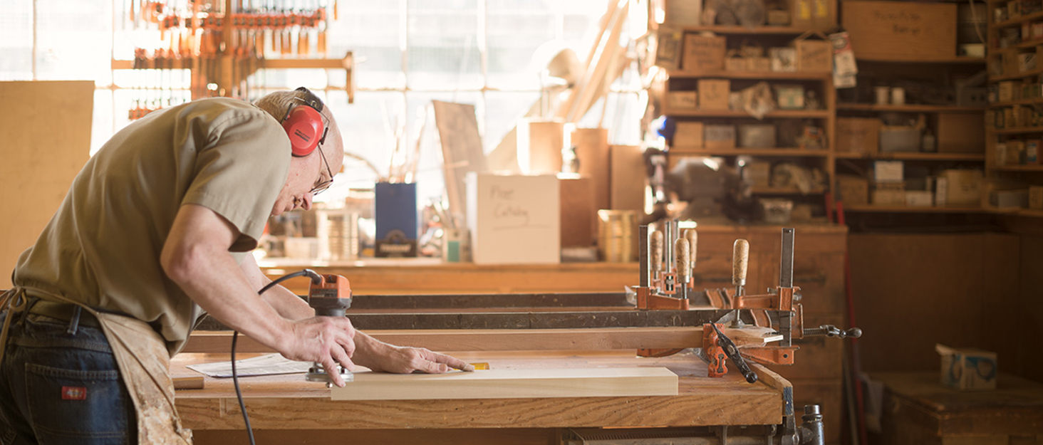 Металева полиця для пляшок вина, 9 відділень, чорна, настінна | Weinregal